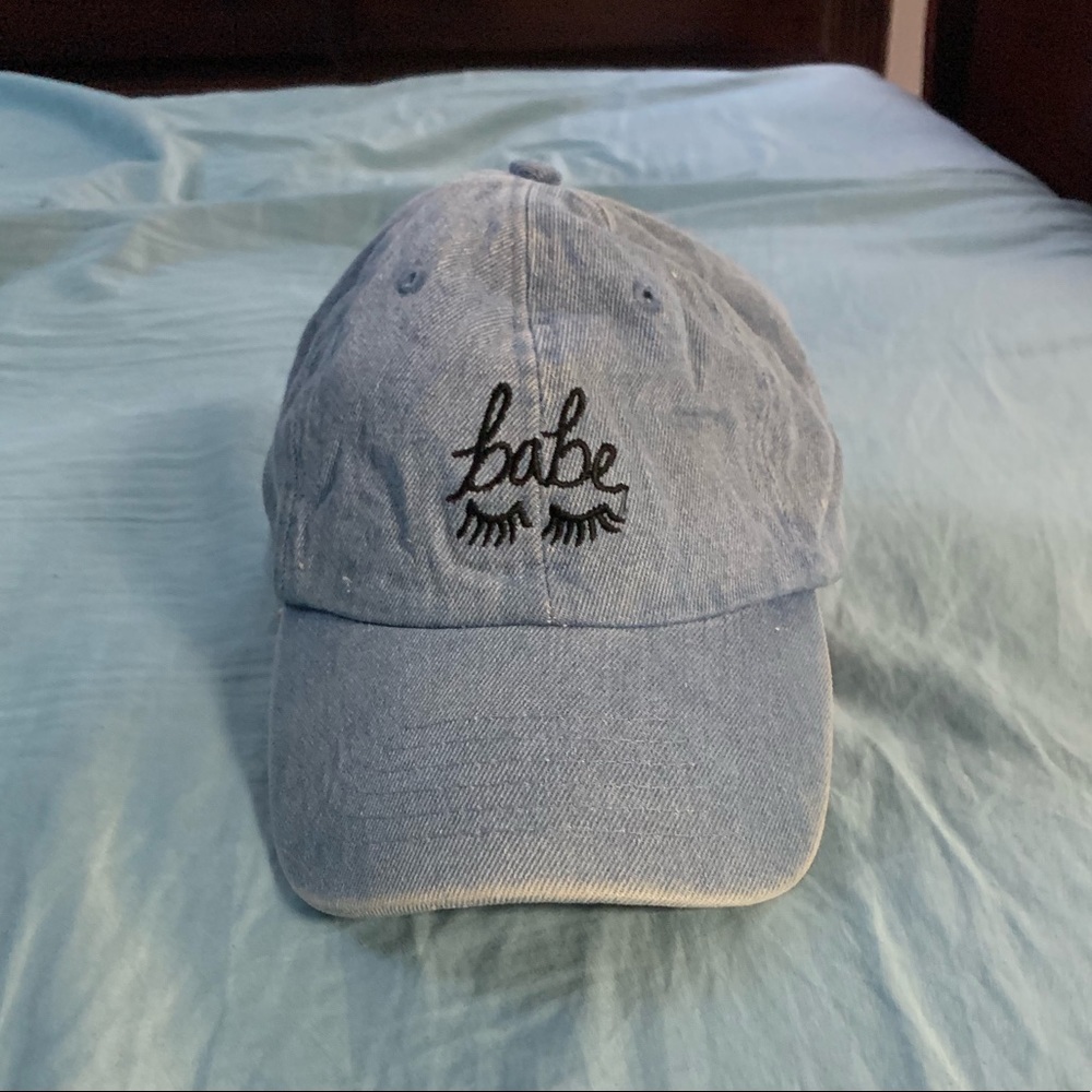 WOMEN’S BASEBALL HAT 💎